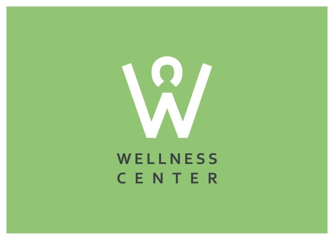 Wellness Centerin vihreä pohjainen logo