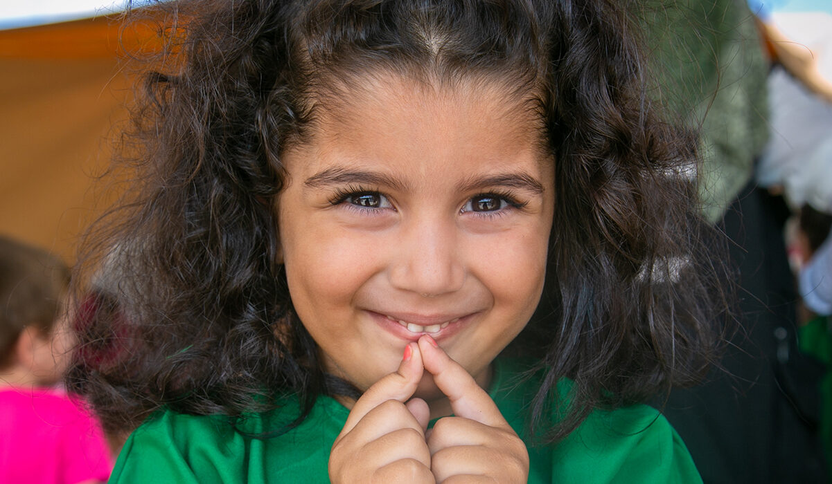 Kuvassa tyttö pakolaisleirillä Jordaniassa
