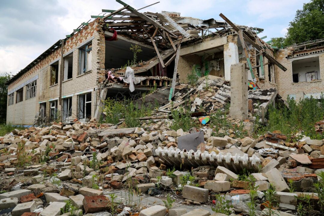 Tuhoutunut koulu Ukrainassa