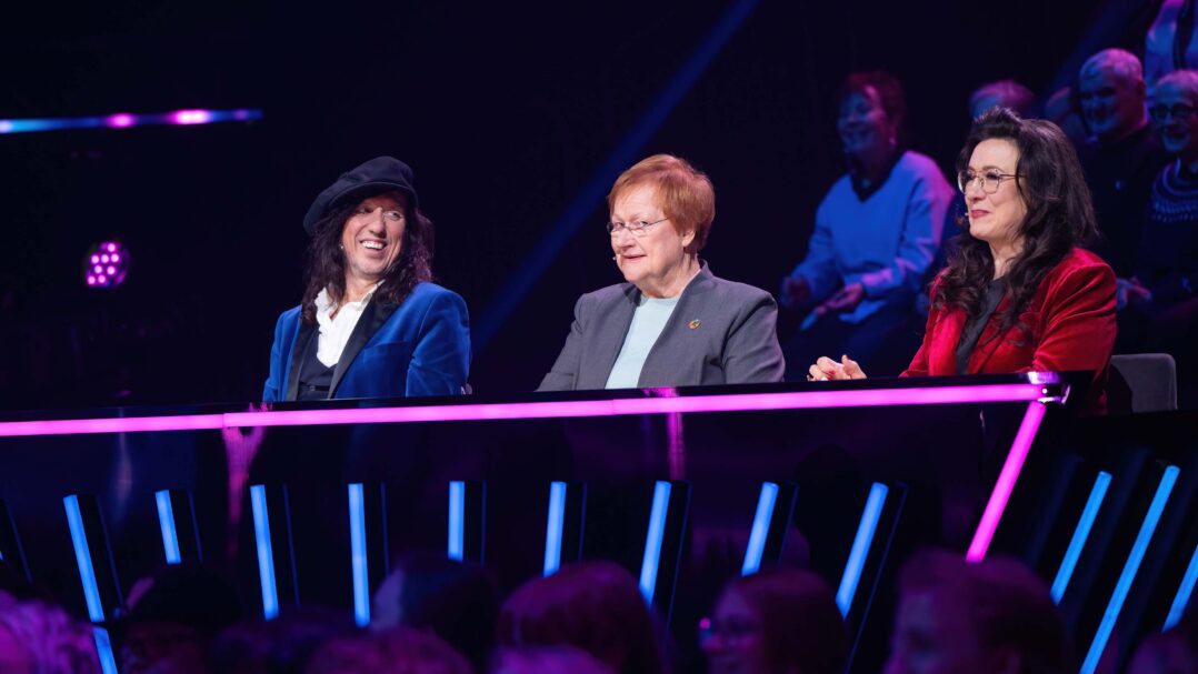 Tähdet tähdet jakson tuomaristossa istuu Sami Yaffa, presidentti Tarja Halonen ja Lilli Paasikivi.